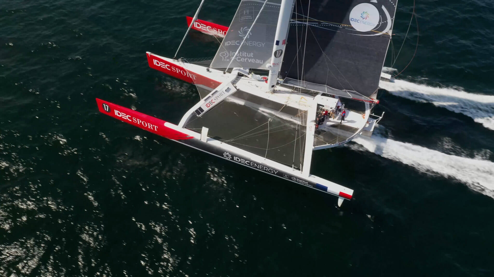 Francis Joyon y el maxi trimarán IDEC SPORT regresan a la Ruta del Descubrimiento